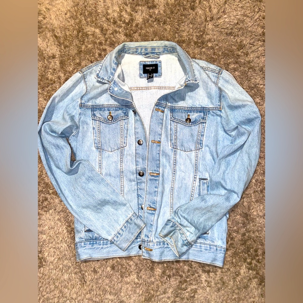 FOREVER 21 men’s denim button-up jacket - M